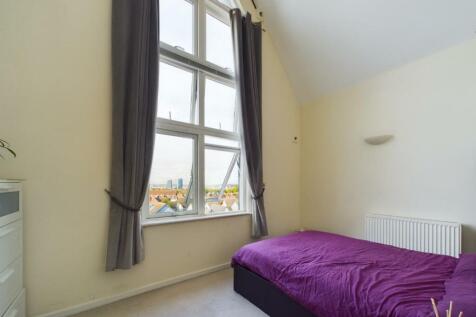 CAM01873G0-PR0146-STILL005.jpg