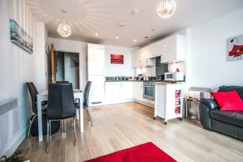 Kitchen-&amp;-dining-space.jpg