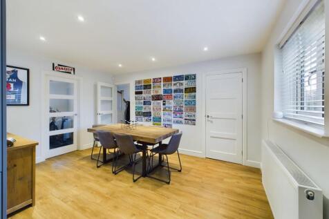 Dining room.jpg
