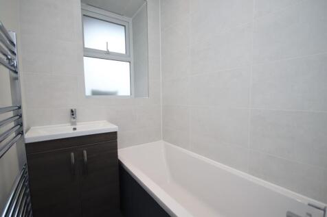 Main-Bathroom.IMG_8450.jpg