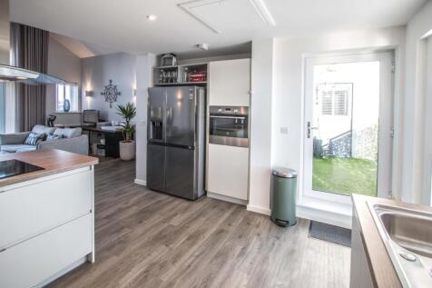 Kitchen..jpg