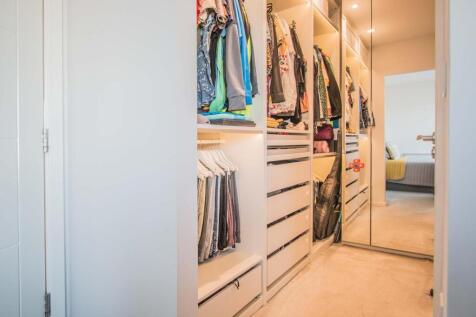Walk-in-Wardrobe.jpg