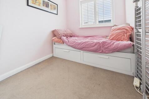 CAM01873G0-PR0244-STILL009.jpg
