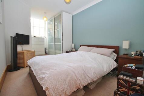 bedroom (1).jpg