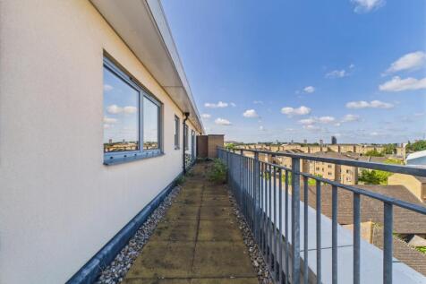 CAM01981G0-PR0141-STILL017.jpg