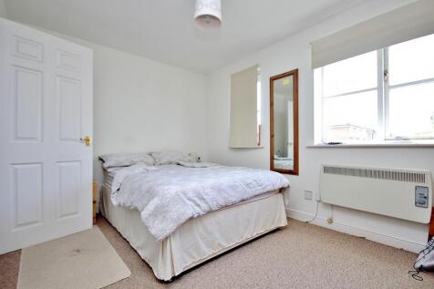 Bedroom (2).jpg