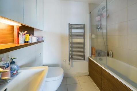 CAM01873G0-PR0154-STILL007.jpg