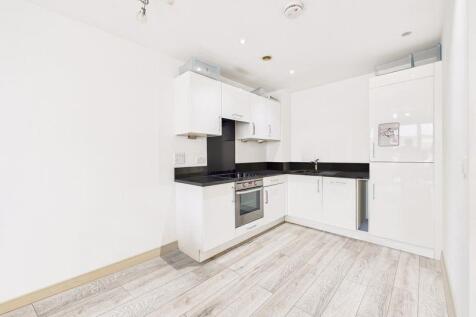CAM01873G0-PR0270-STILL003.jpg