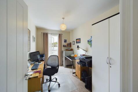 Bedroom 4.jpg