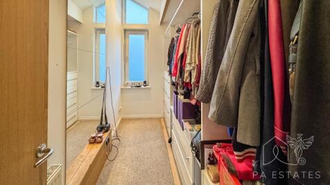 Dressing room.