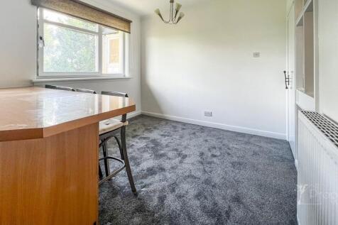Kitchen/Dining.