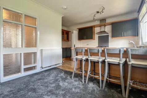 Dining/Kitchen.