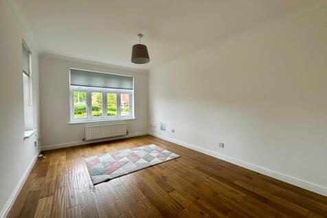 Bedroom/Sitting.