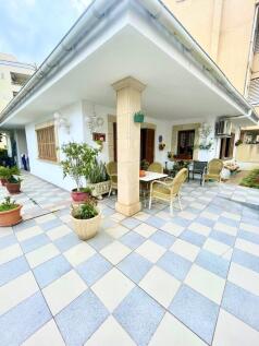 7C1CF04B-2E14-40A1-8