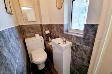 Cloakroom/wc