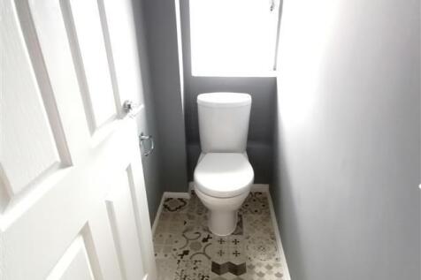 Cloakroom/wc