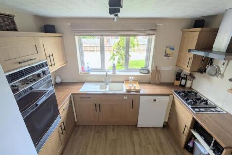 kitchen2.jpg