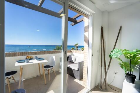 Living room to terra