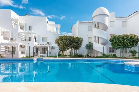 Communal pool 2