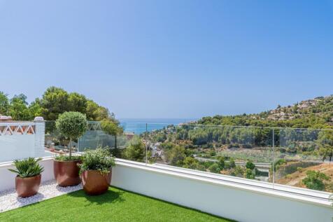 Roof terrace (entran