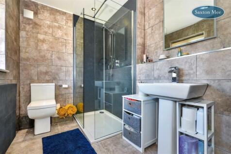ensuite 1.jpg