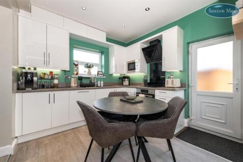 kitchen 1024.jpg