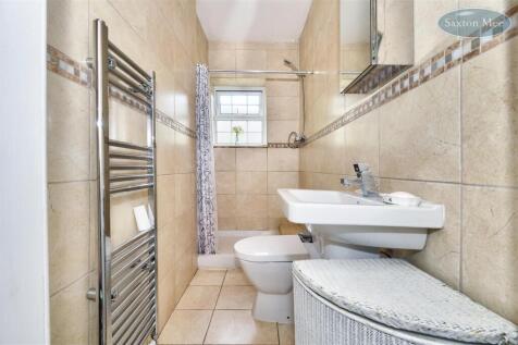 ash - bathroom 8477.jpg