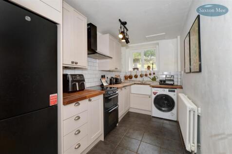 4 BRIERY BUSK FARM - kitchen 1282.jpg