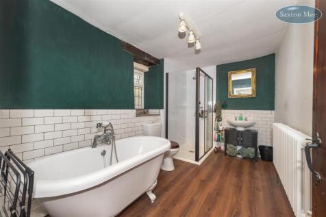 4 BRIERY BUSK FARM - bathroom 1358.jpg