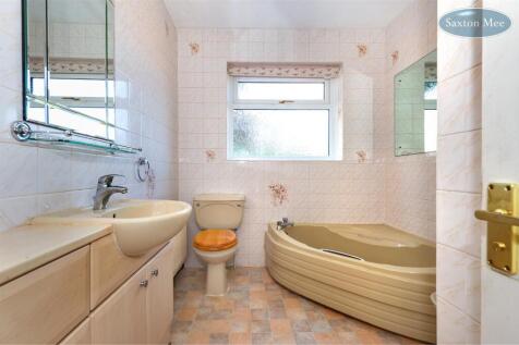 29 MCINTYRE ROAD - bathroom 1492.jpg