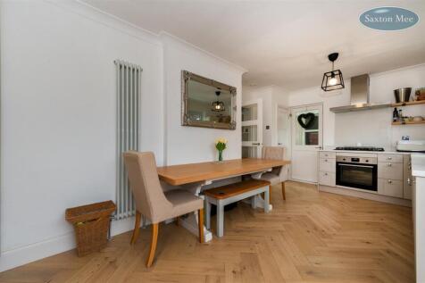 35, The Avenue - dining room 2199.jpg