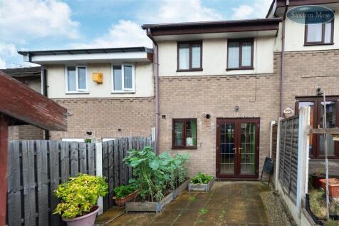 68 Paterson Close - back 2943.jpg