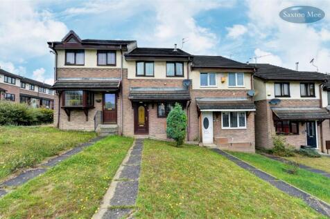 68 Paterson Close - front 2509.jpg