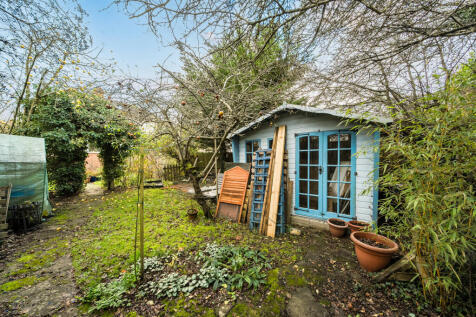 1385531176929cbbc735b9