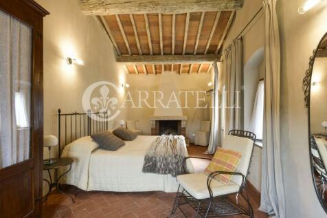 Borgo in pietra con 