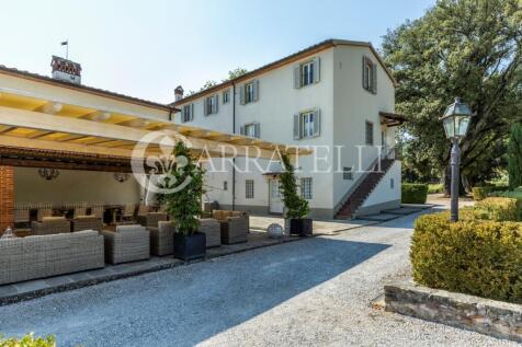Elegante villa con p