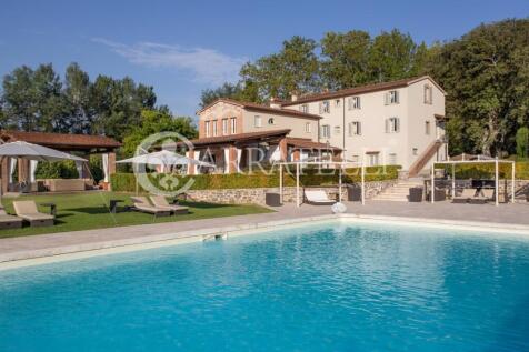 Elegante villa con p
