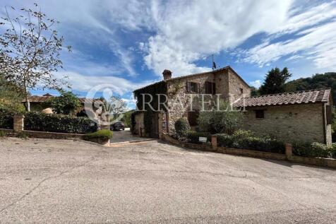 Casale in pietra a P
