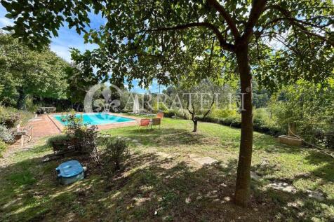 Casale in pietra a P