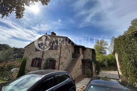 Casale in pietra a P