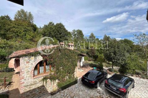 Casale in pietra a P