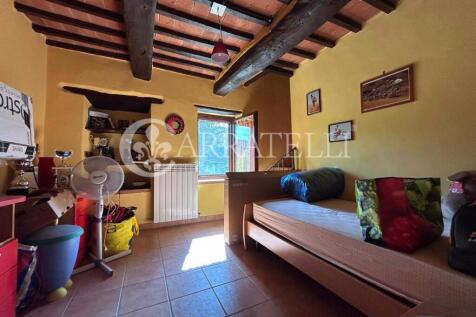 Casale in pietra a P
