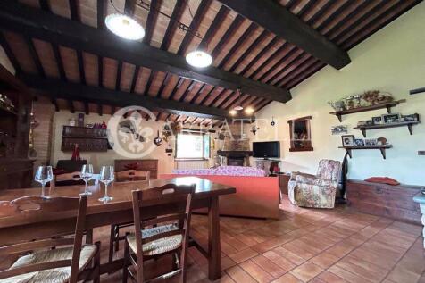 Casale in pietra a P