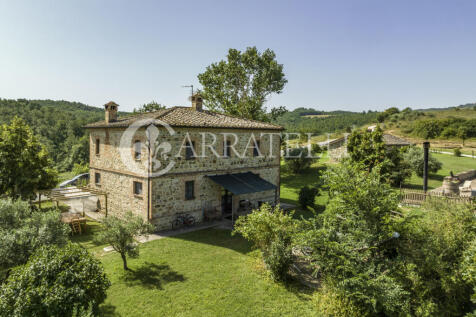 Casale con piscina e