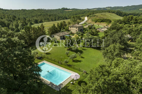 Casale con piscina e