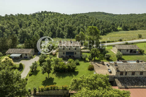 Casale con piscina e