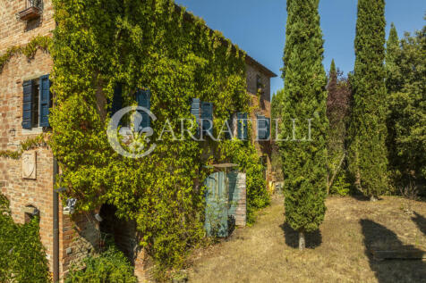Casale con dépendan