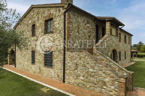 Casale con piscina e