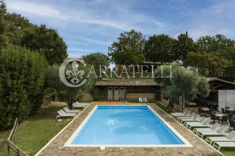Casale con piscina e
