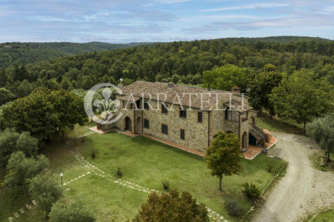 Casale con piscina e